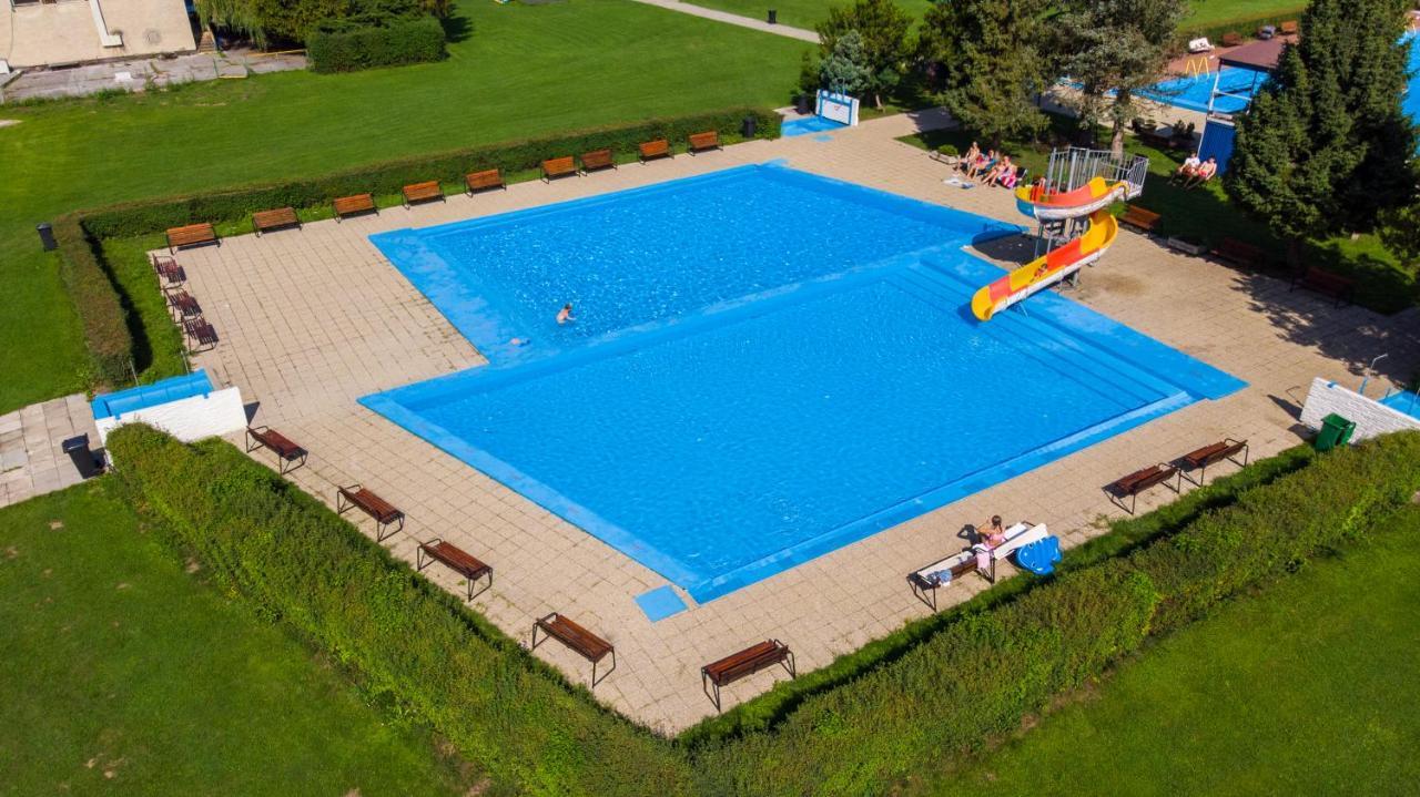 Hotel Preveza Spišská Nová Ves Extérieur photo