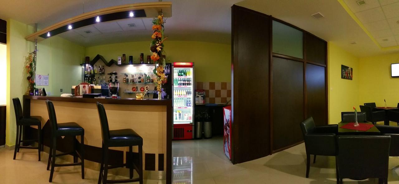 Hotel Preveza Spišská Nová Ves Extérieur photo
